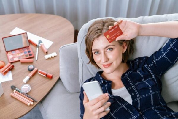 The Best European Eyelash and Hair Extensions Online eyelash and hair extensions